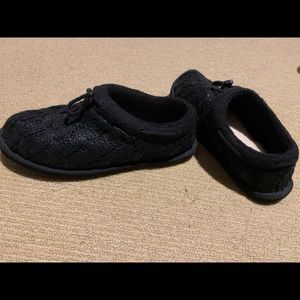 UGG slippers like new